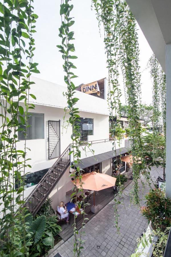 Srikrisna Hotel Seminyak  Exterior photo