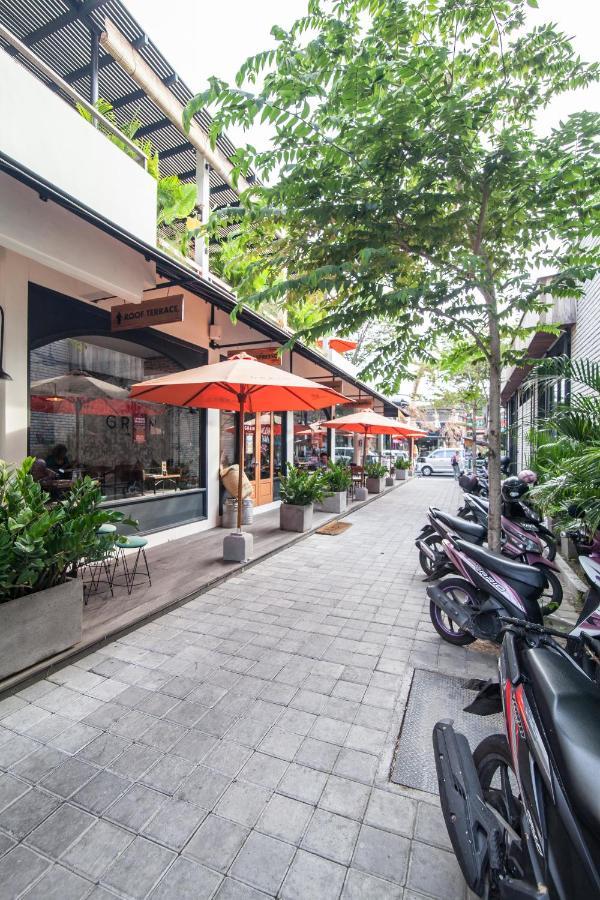 Srikrisna Hotel Seminyak  Exterior photo